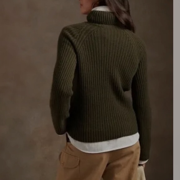 Banana Republic 100% Cashmere Sweater Large - Picture 5 of 9